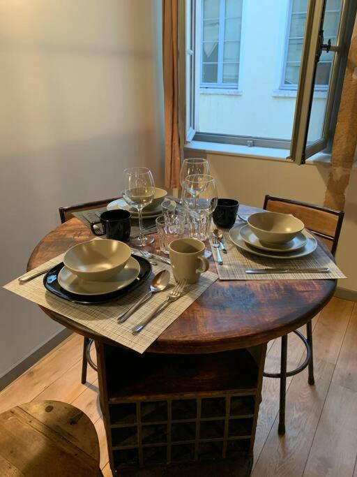 Chez Alam A Hotel De Ville Лион Экстерьер фото