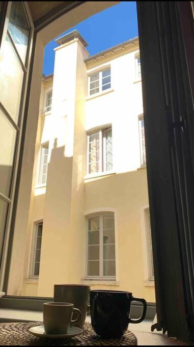 Chez Alam A Hotel De Ville Лион Экстерьер фото