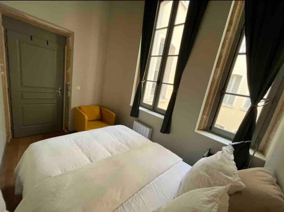 Chez Alam A Hotel De Ville Лион Экстерьер фото