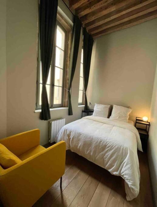 Chez Alam A Hotel De Ville Лион Экстерьер фото